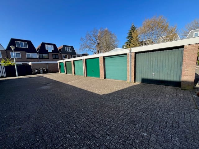 Foto 1 van Van den Berghlaan