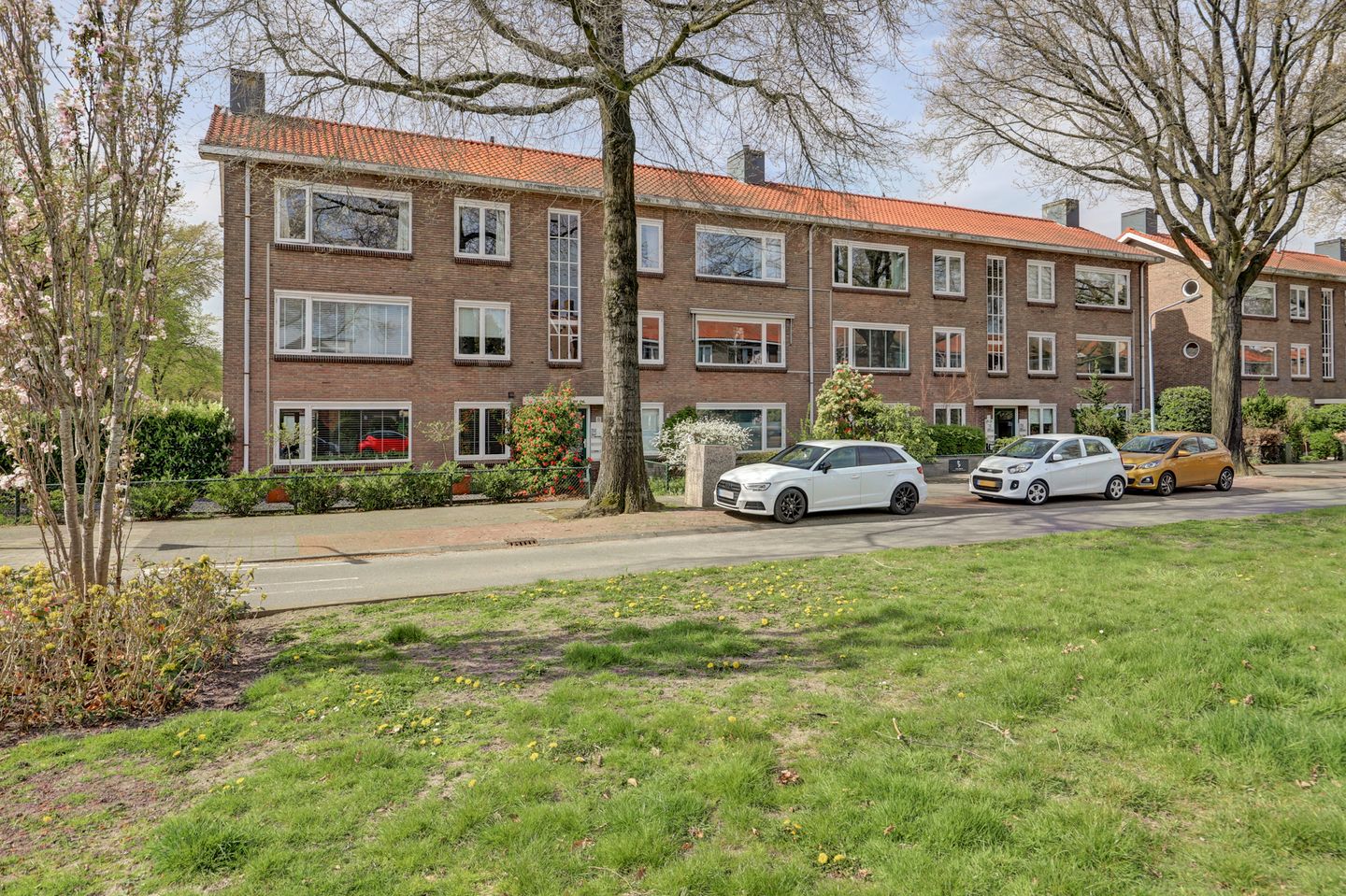 Spacious 3-Room Maisonnette with Sunny West-Facing Balcony — 20