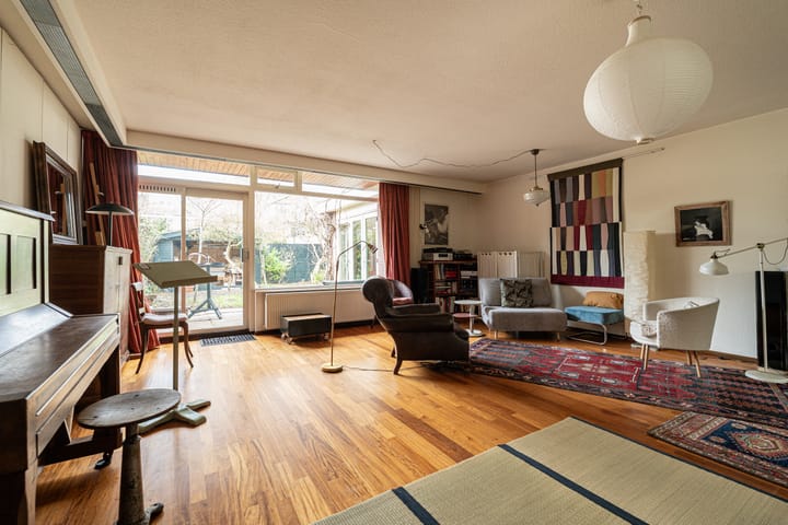 Photo 3 of Terworm 8