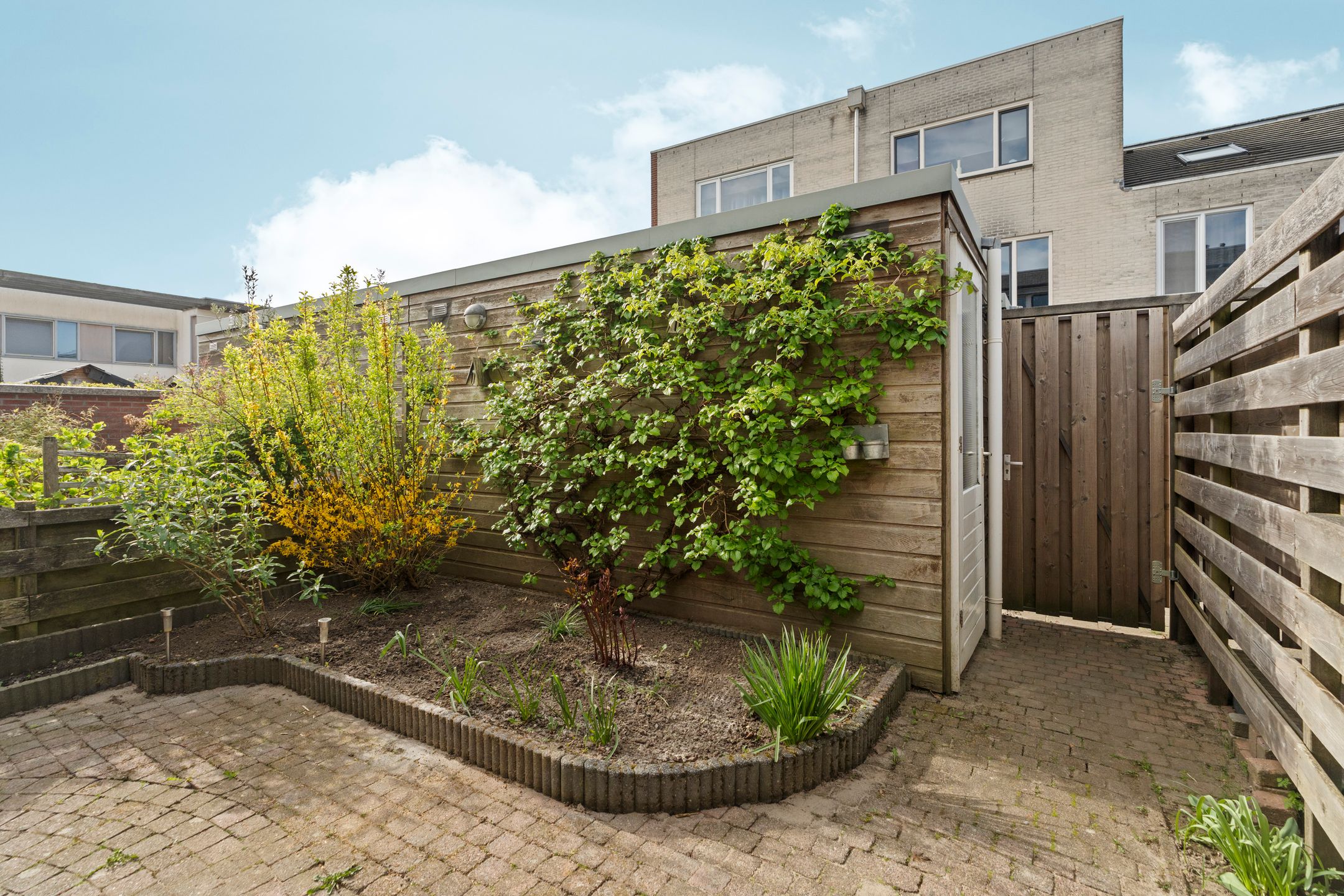 Photo 36 of Emily Brontësingel 14