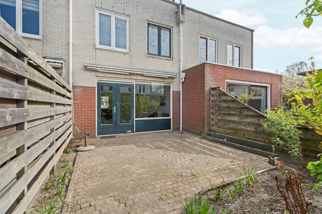 Photo 37 of Emily Brontësingel 14