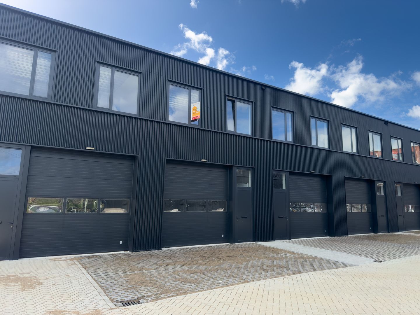 View photo 1 of Steur 414