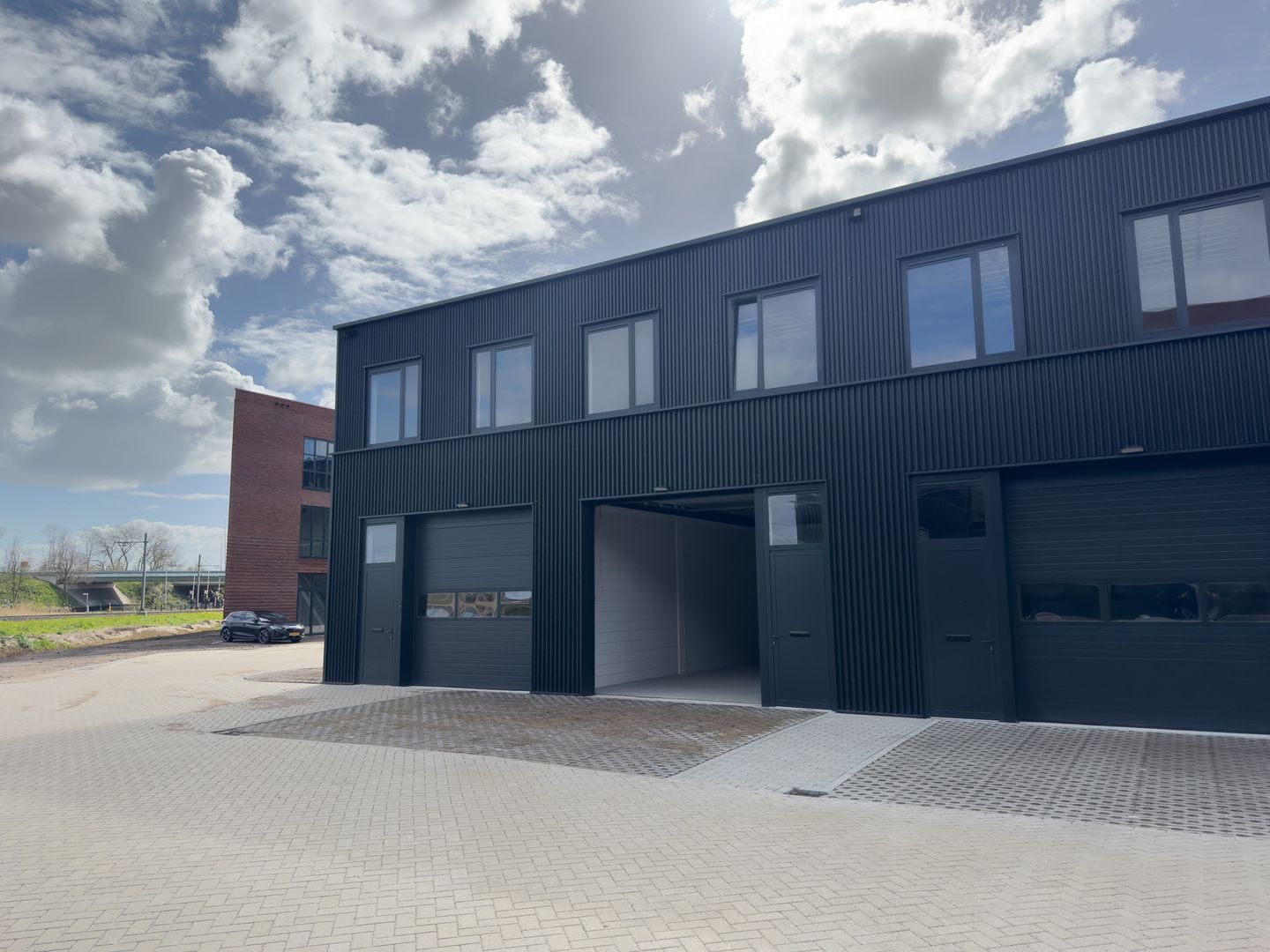 View photo 4 of Steur 414