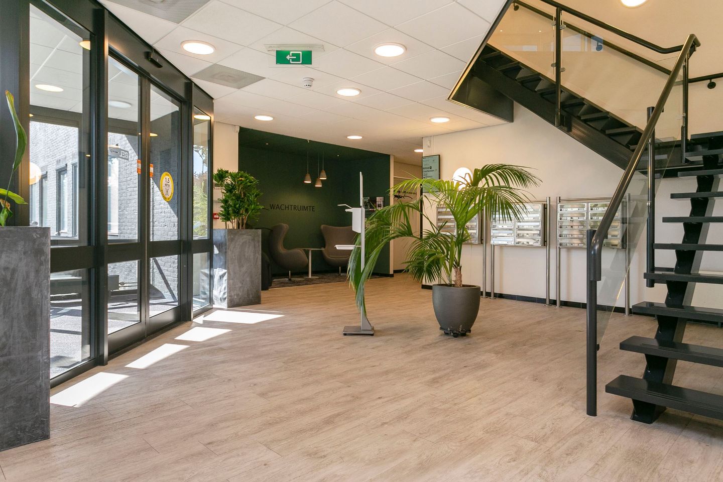 View photo 3 of Edisonstraat 84