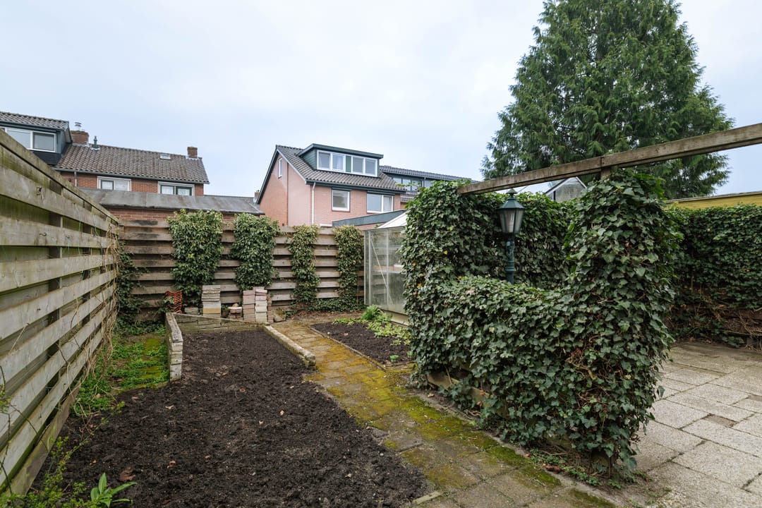 Foto 32 van Nieuwe Veldjes 24-B