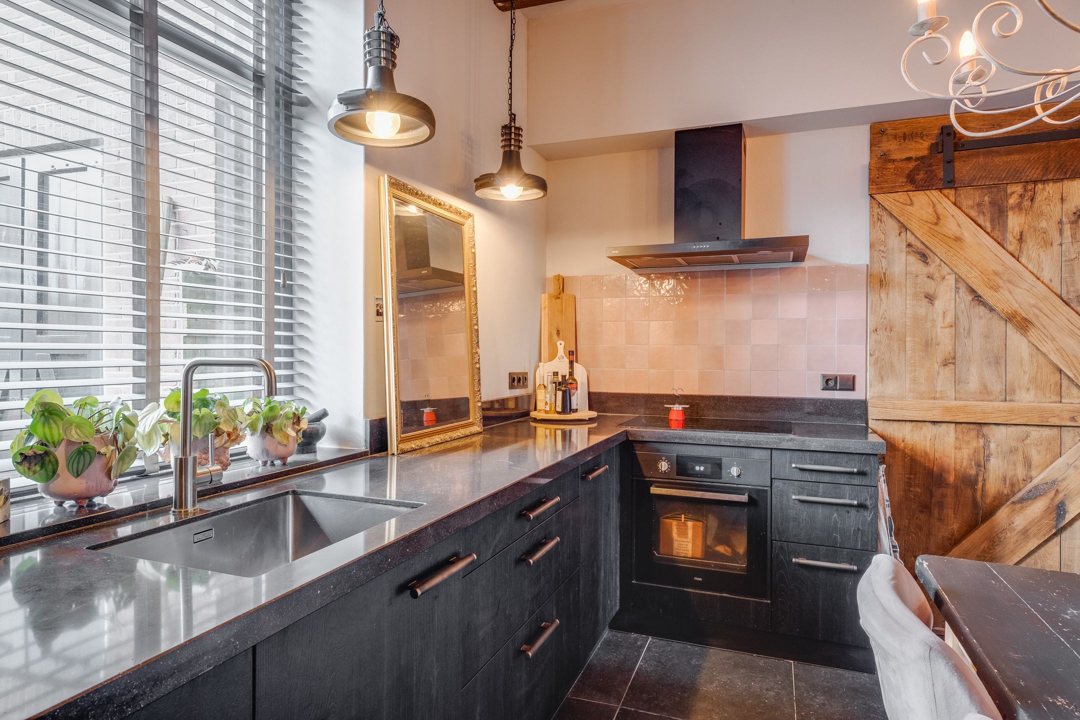 Historic Former Barber's House in the Heart of Geesteren — 12