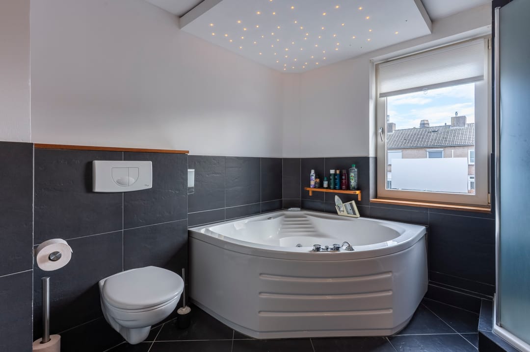 Foto 16 van Leon Biessenstraat 6