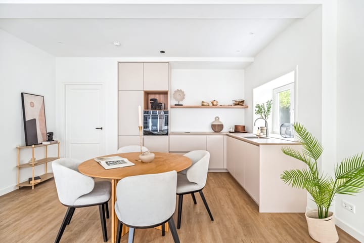 Photo 2 of Bloemendalsestraat 47-A