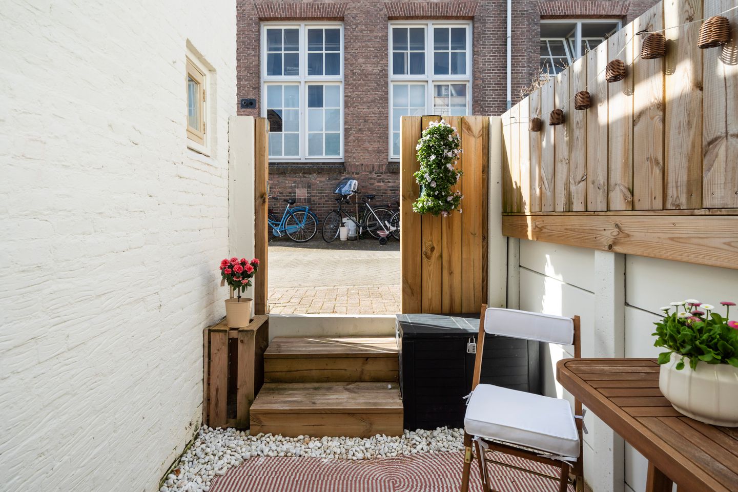 Completely Renovated Terraced House in Quiet Dead-End Street Near Dordrecht City Center — 25