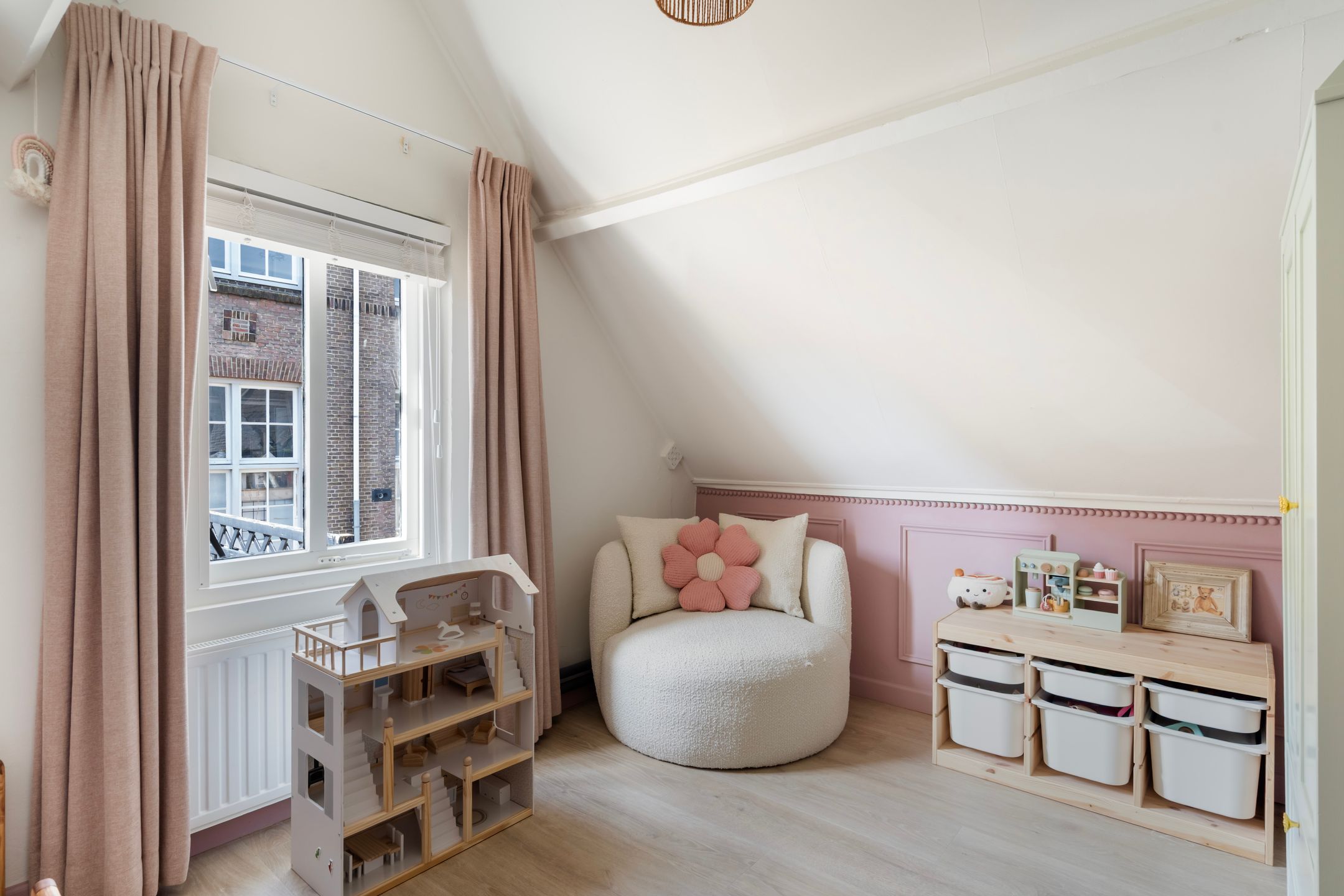 Completely Renovated Terraced House in Quiet Dead-End Street Near Dordrecht City Center — 33