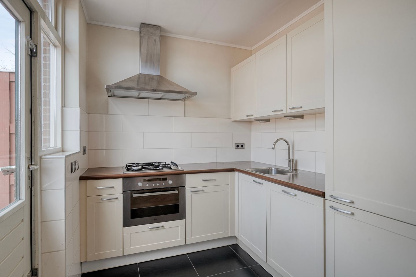 Spacious Maisonnette with Large Rooftop Terrace in Dieren — 19
