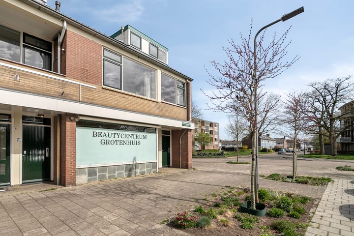 Photo 2 of Julius Röntgenlaan 2