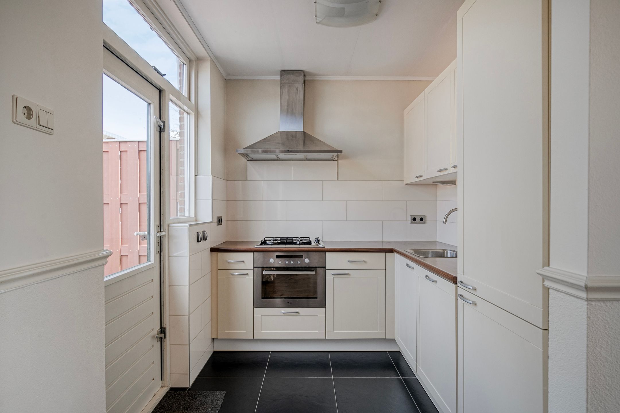 Spacious Maisonnette with Large Rooftop Terrace in Dieren — 18