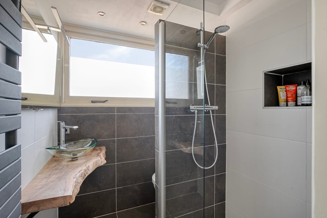 Spacious Maisonnette with Large Rooftop Terrace in Dieren — 31