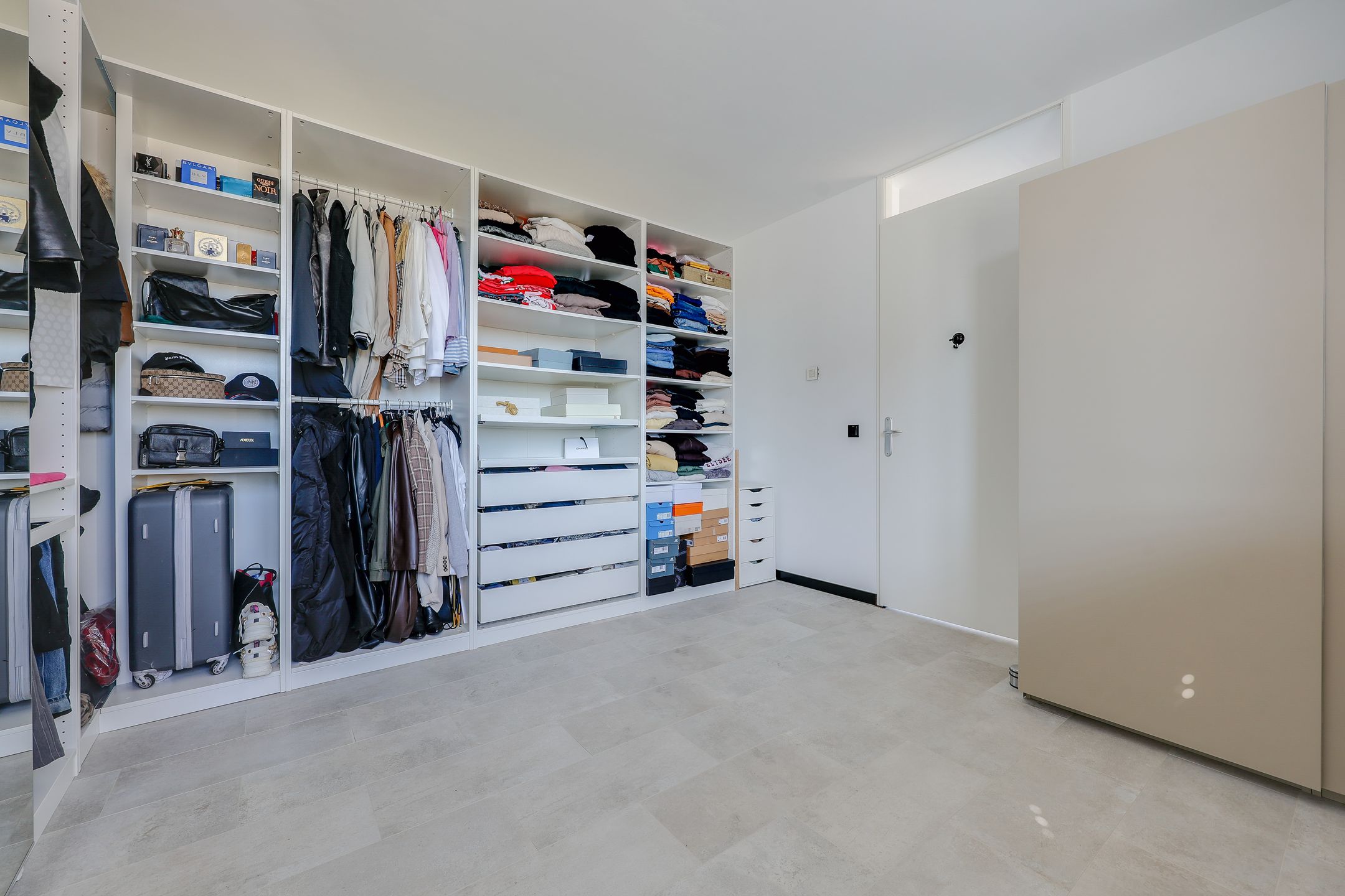 Luxury 3-Room Apartment with Balcony in Homeruskwartier — 24
