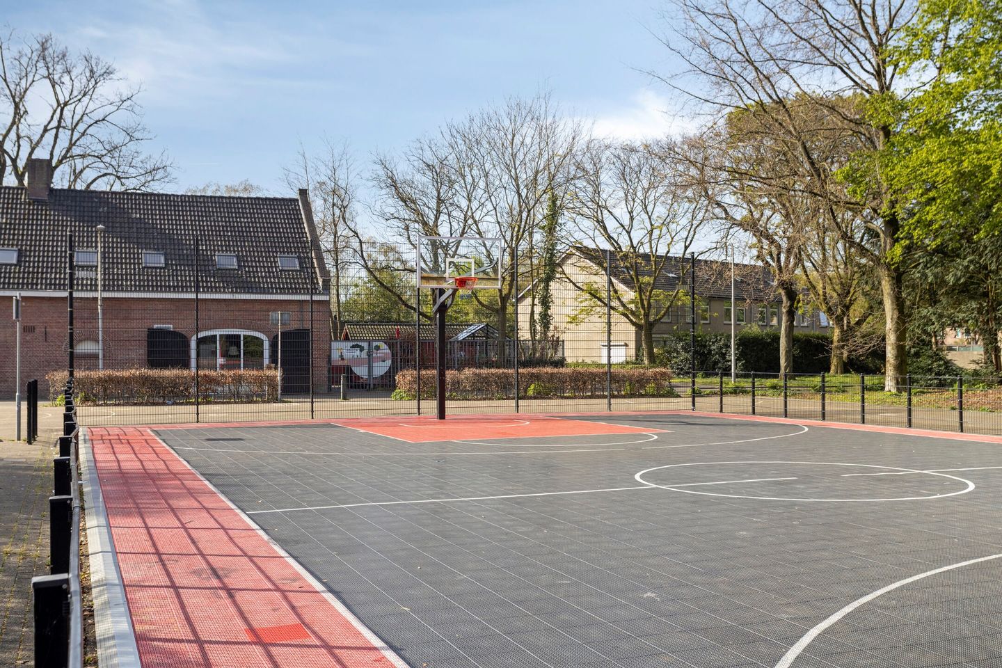 Foto 19 van Juralaan 136