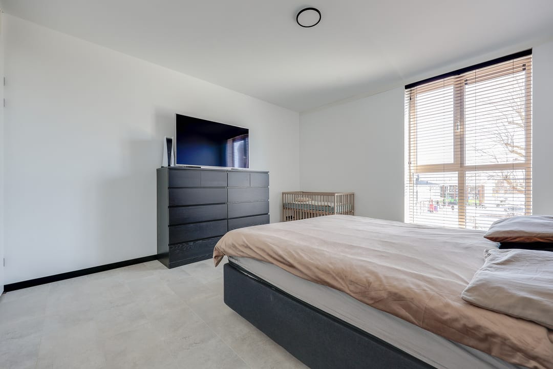 Luxury 3-Room Apartment with Balcony in Homeruskwartier — 26