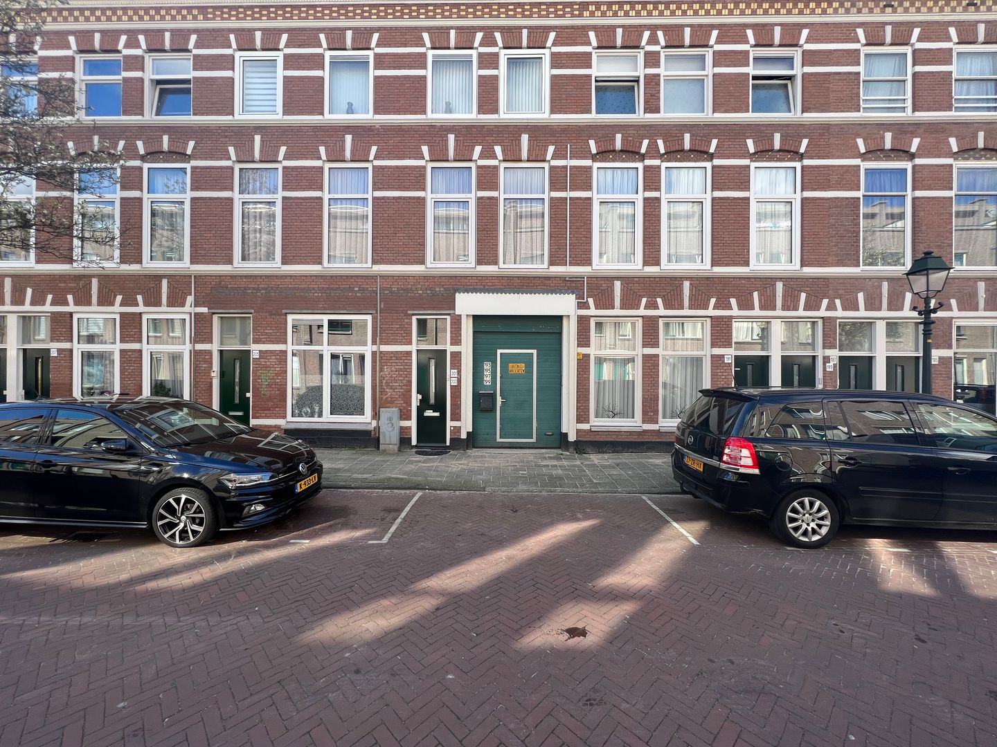 Bekijk foto 1 van Van Swindenstraat 195