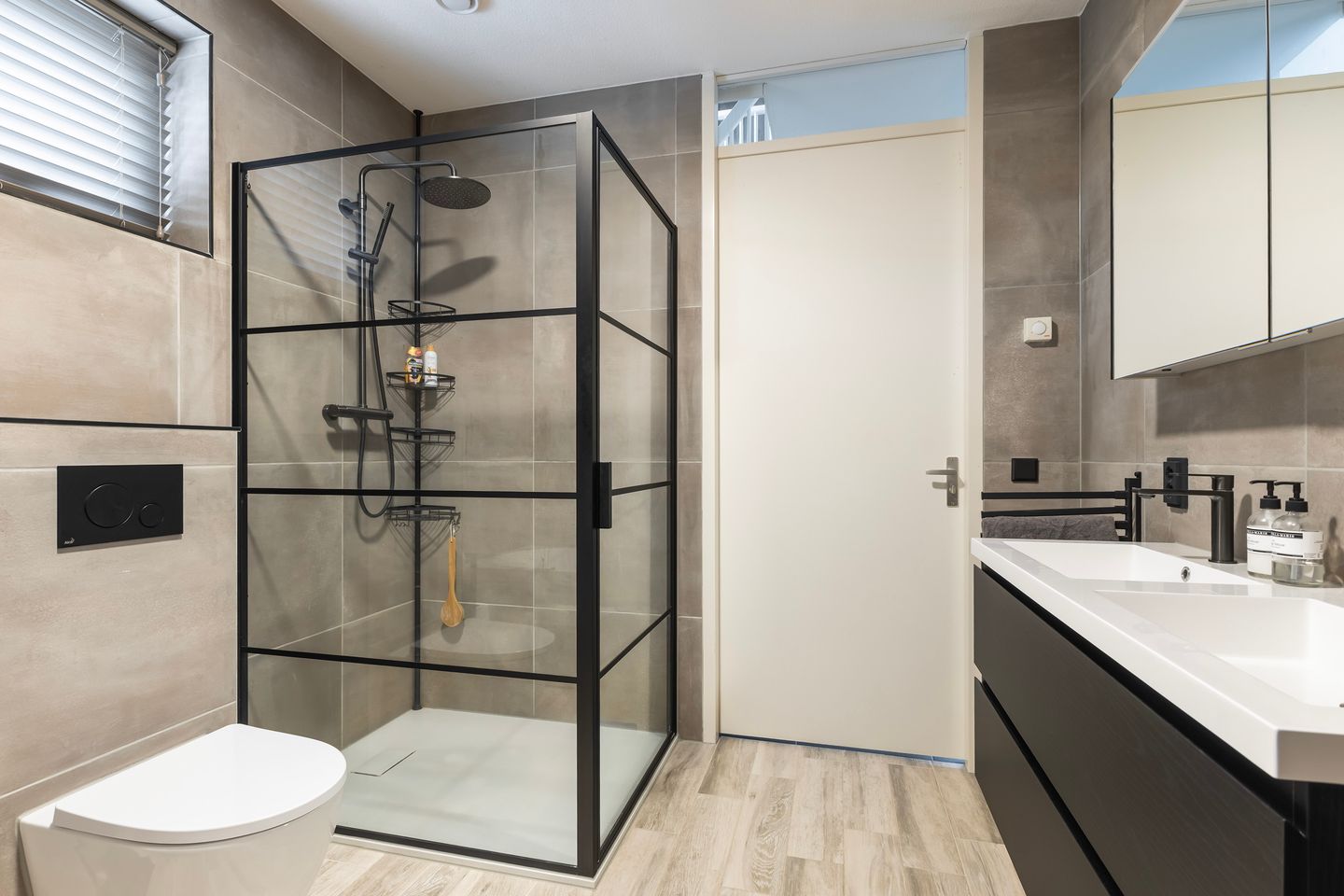 Photo 35 of Ytsjesân 19