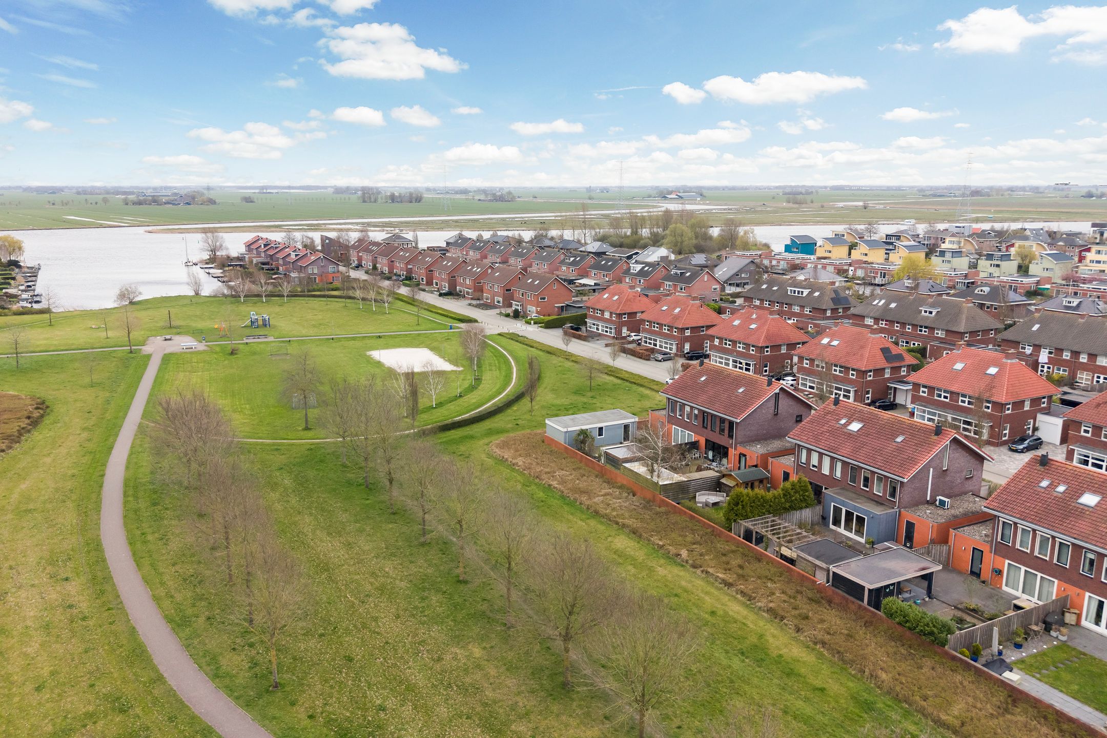 Photo 42 of Ytsjesân 19