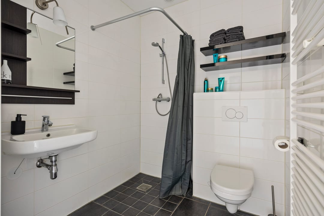 Foto 16 van Middenweg 257-L