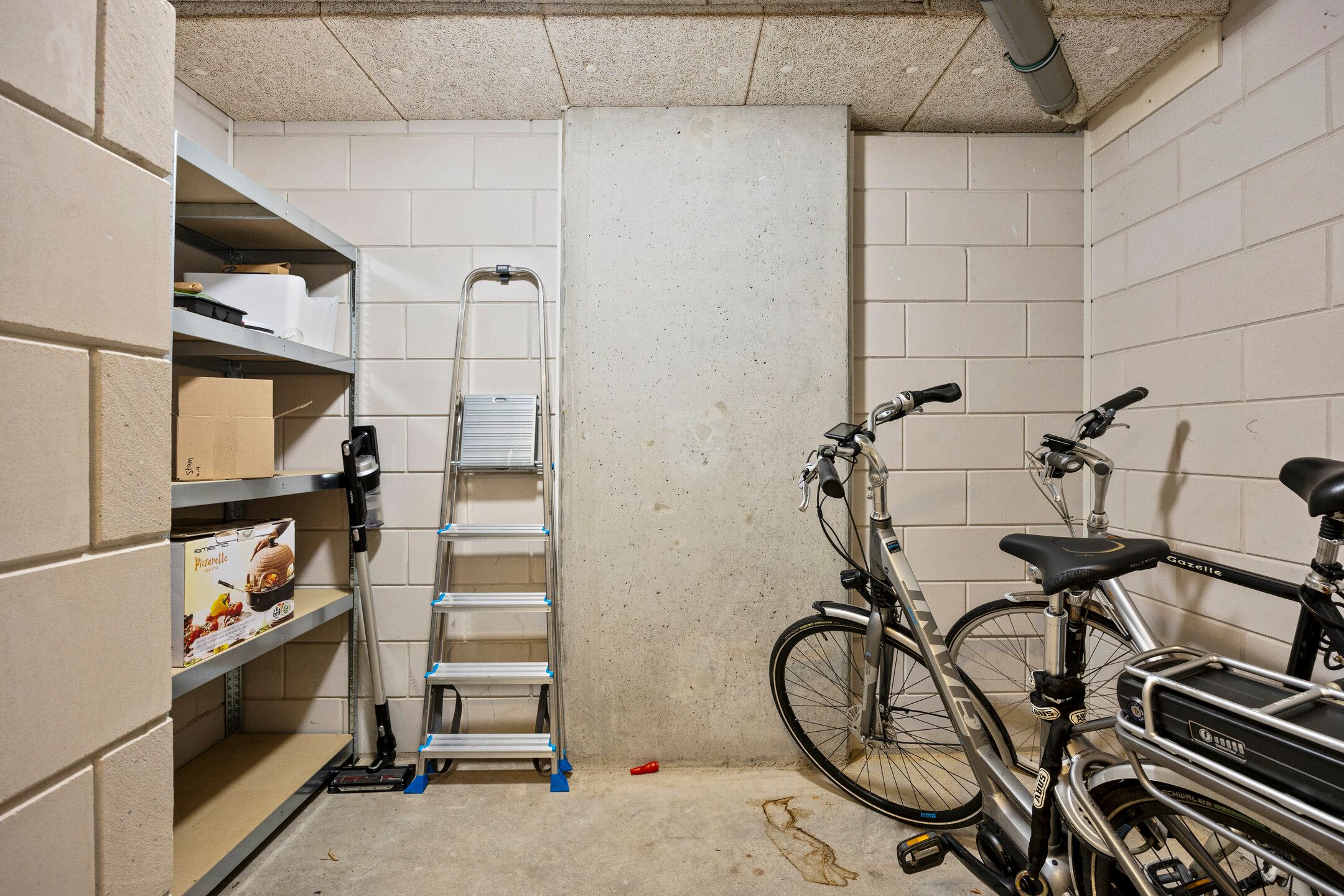 Foto 24 van Middenweg 257-L