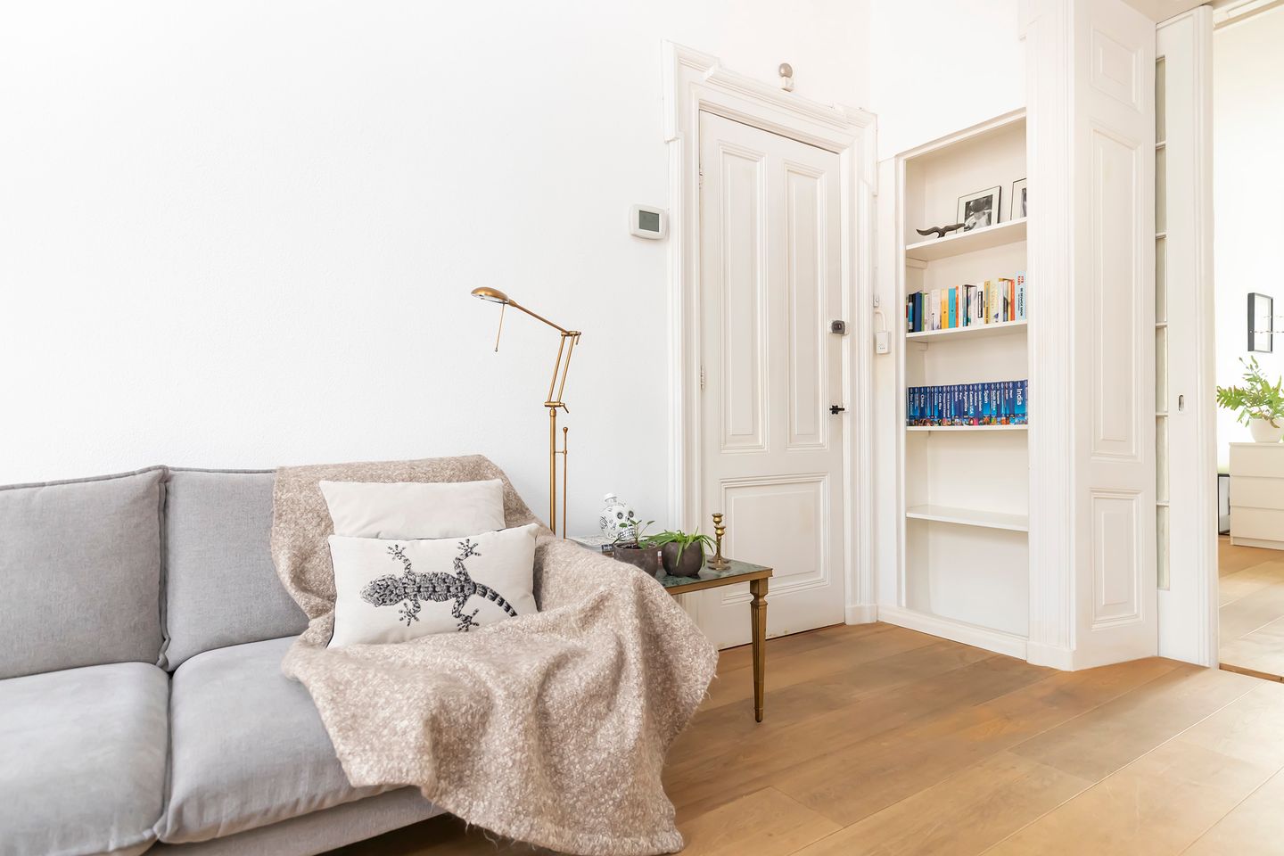 Charming 2-bedroom apartment with original details in Amsterdam Weesperzijde-Noord — 14