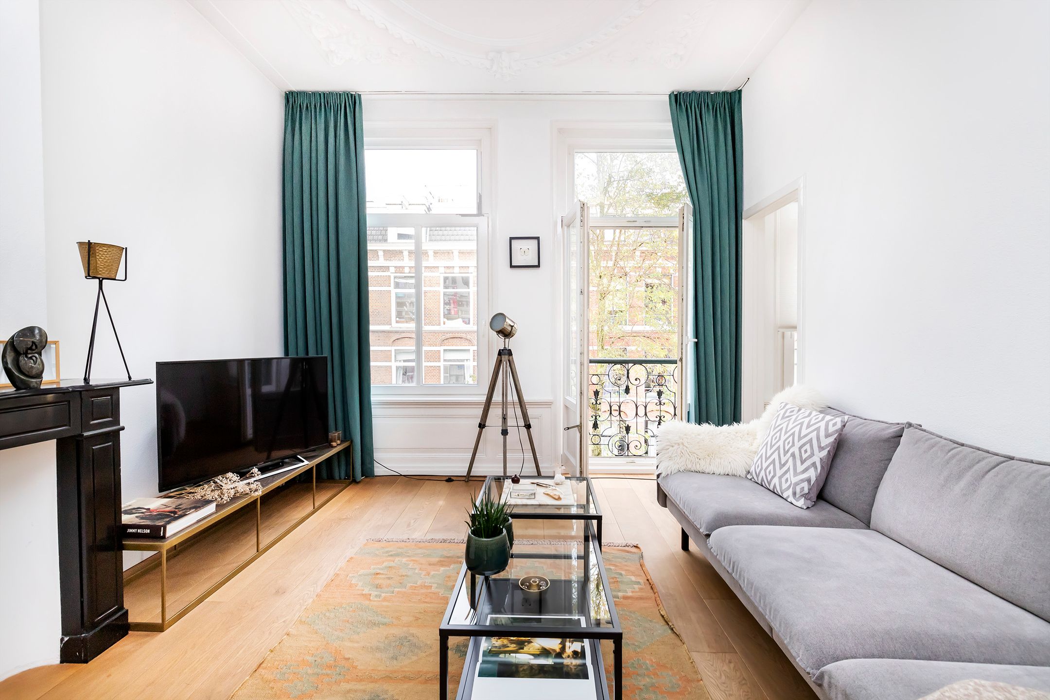 Charming 2-bedroom apartment with original details in Amsterdam Weesperzijde-Noord — 12