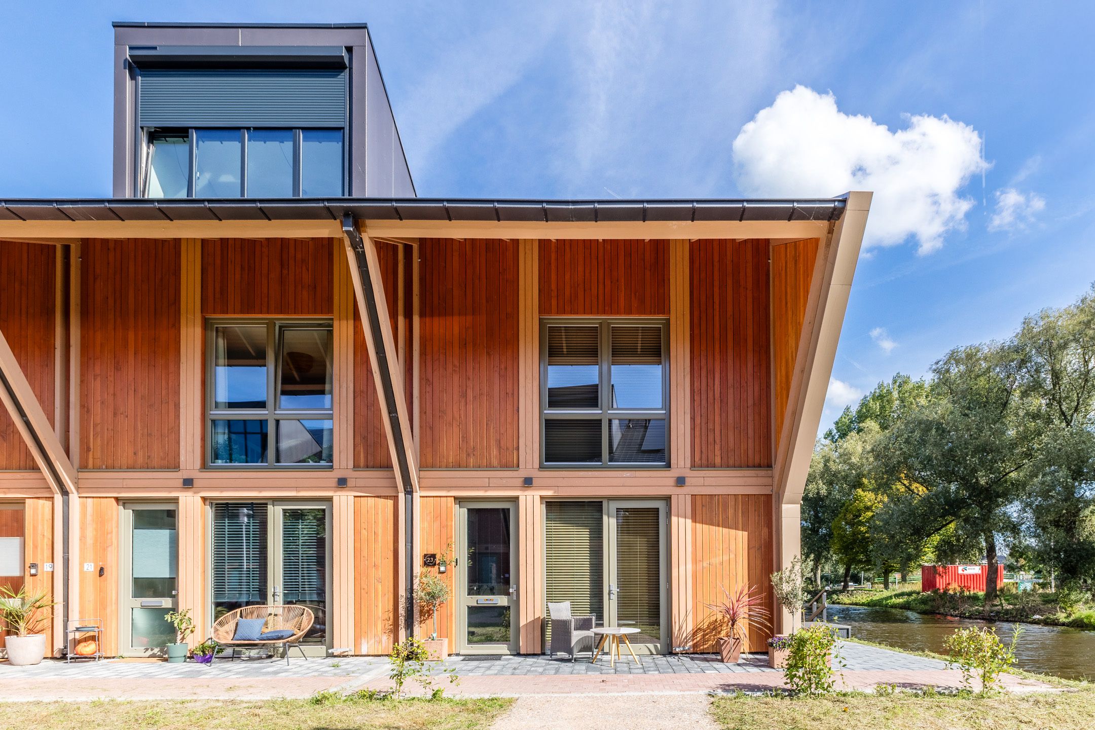 Foto 6 van Nina Simonehof 23