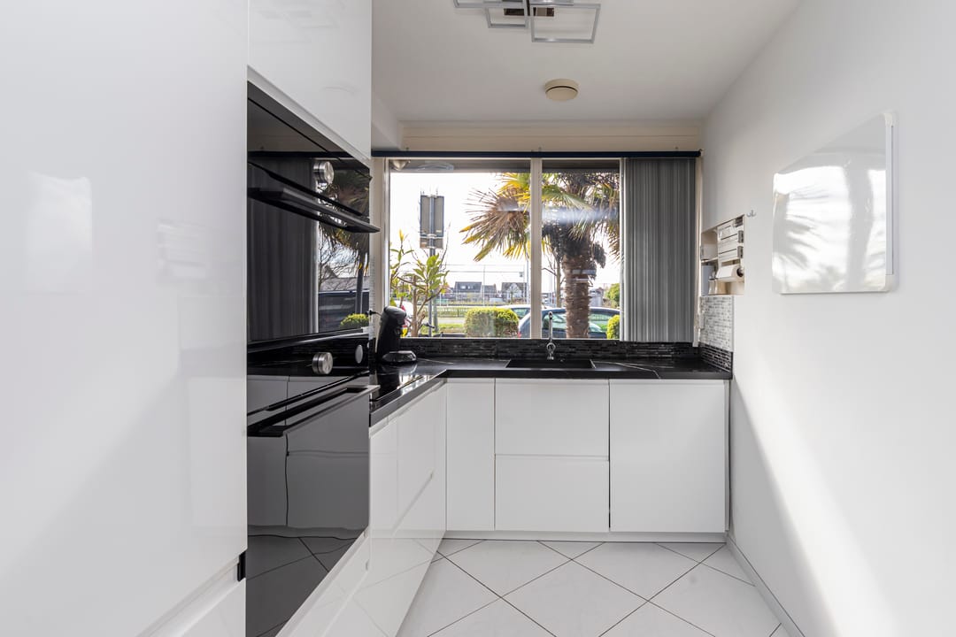 Photo 7 of Carry van Bruggenhof 39