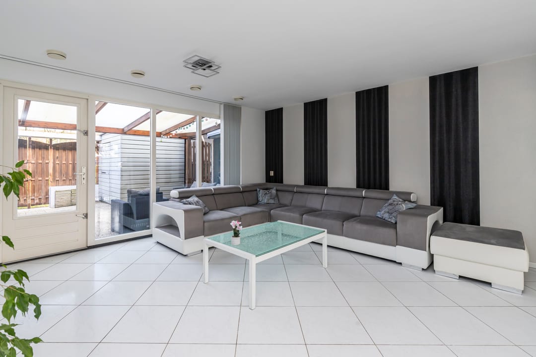 Photo 11 of Carry van Bruggenhof 39