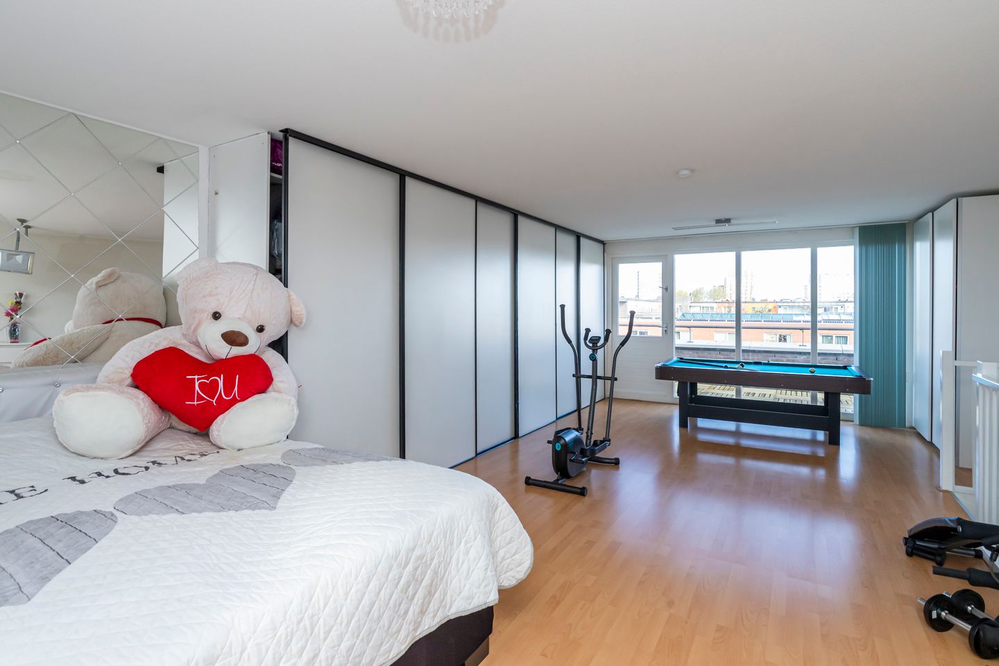 Photo 20 of Carry van Bruggenhof 39