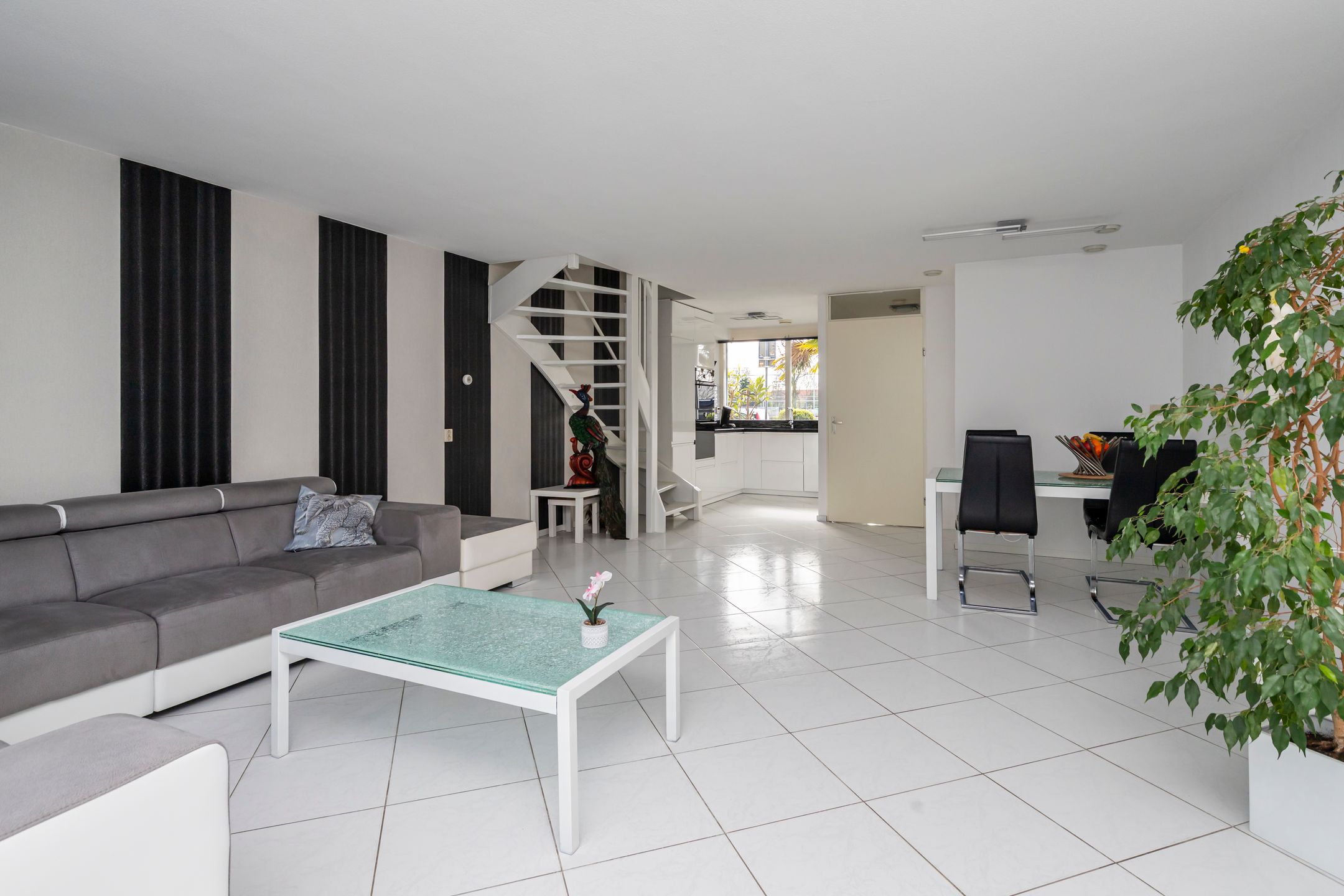 Photo 9 of Carry van Bruggenhof 39