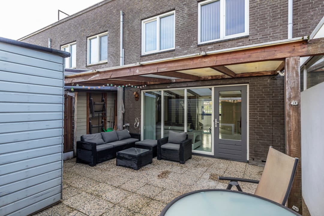 Photo 13 of Carry van Bruggenhof 39