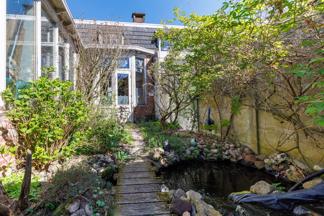 Characterful terraced home with deep garden and renovation potential — 31