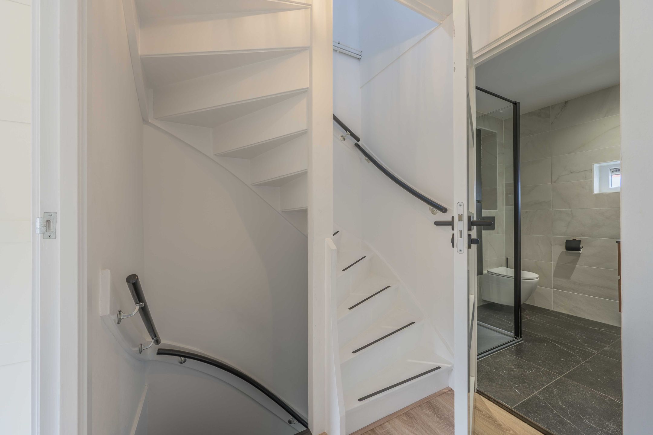 Photo 33 of Duinroosstraat 12