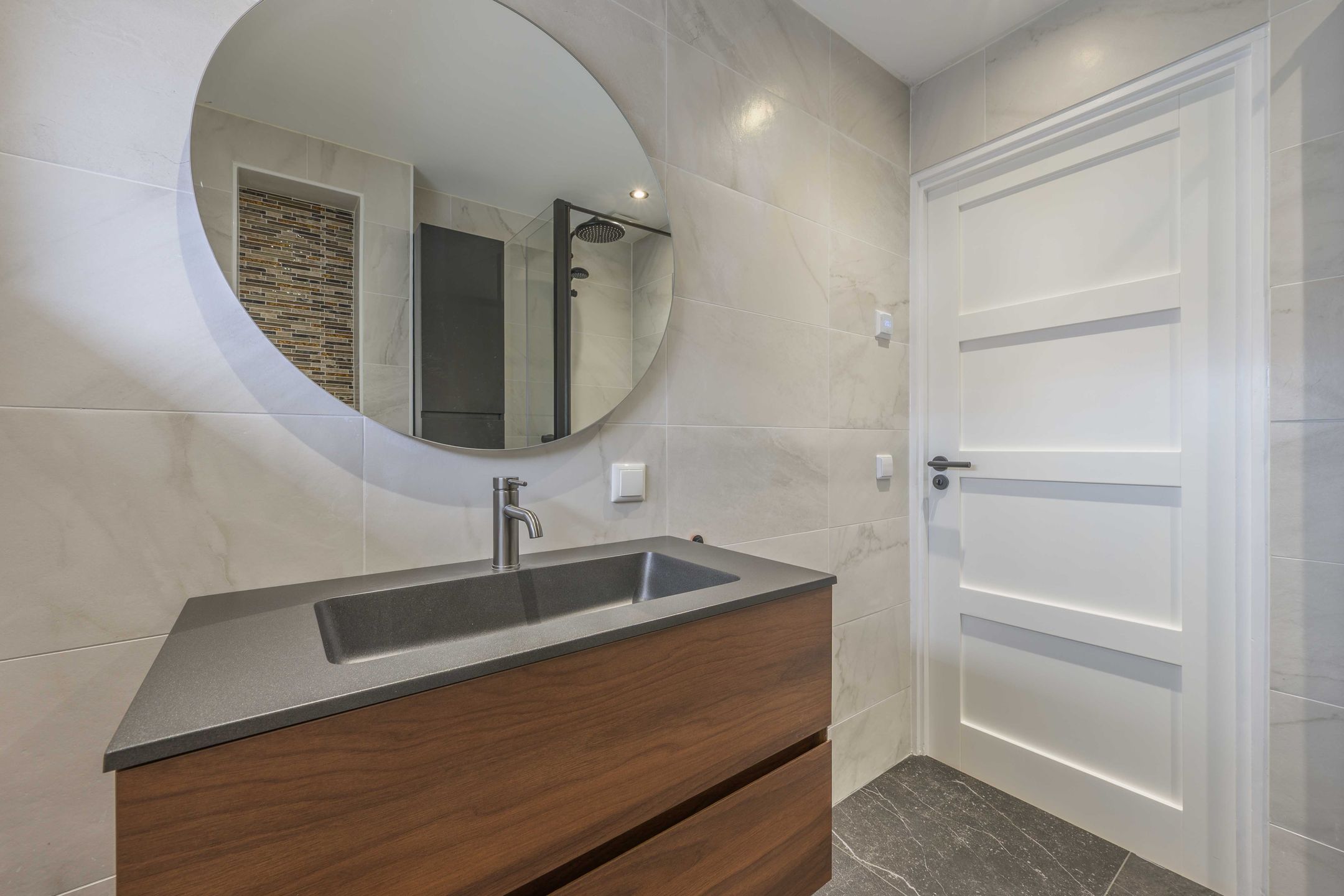 Photo 36 of Duinroosstraat 12