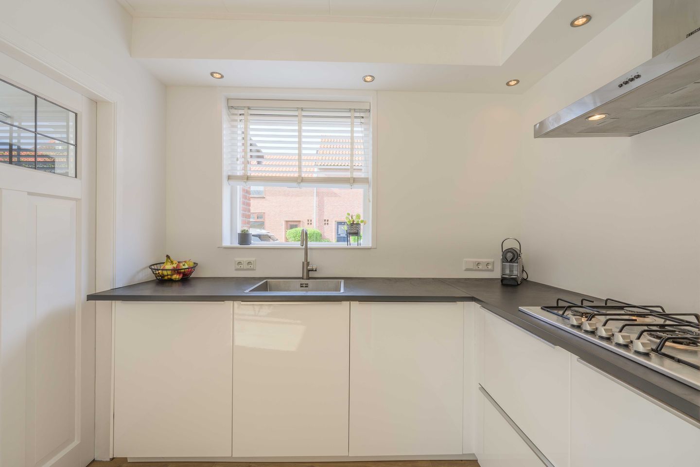 Photo 20 of Duinroosstraat 12