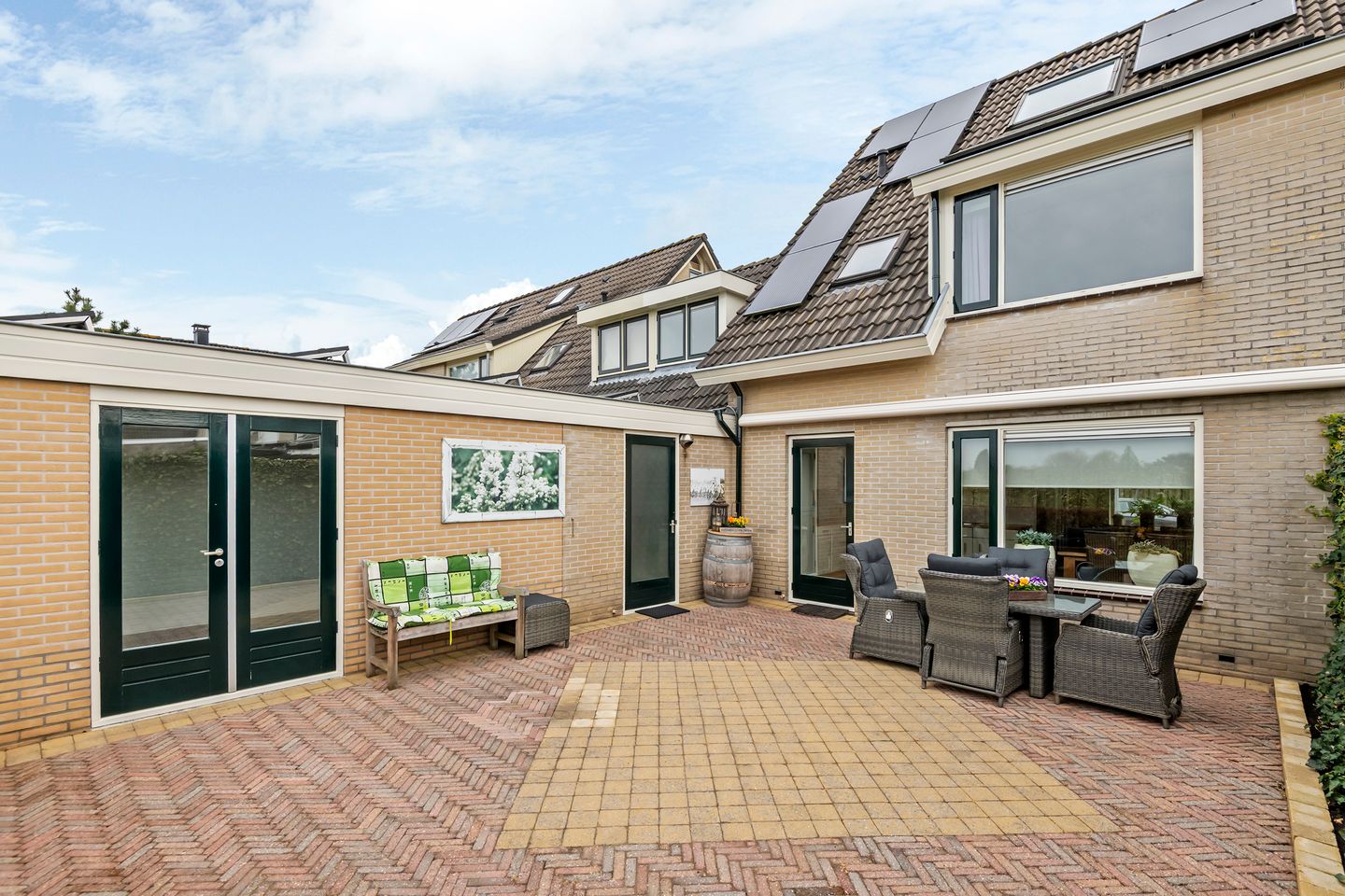 Charming Family Home with Orchard Views in Quiet Green Location — 19