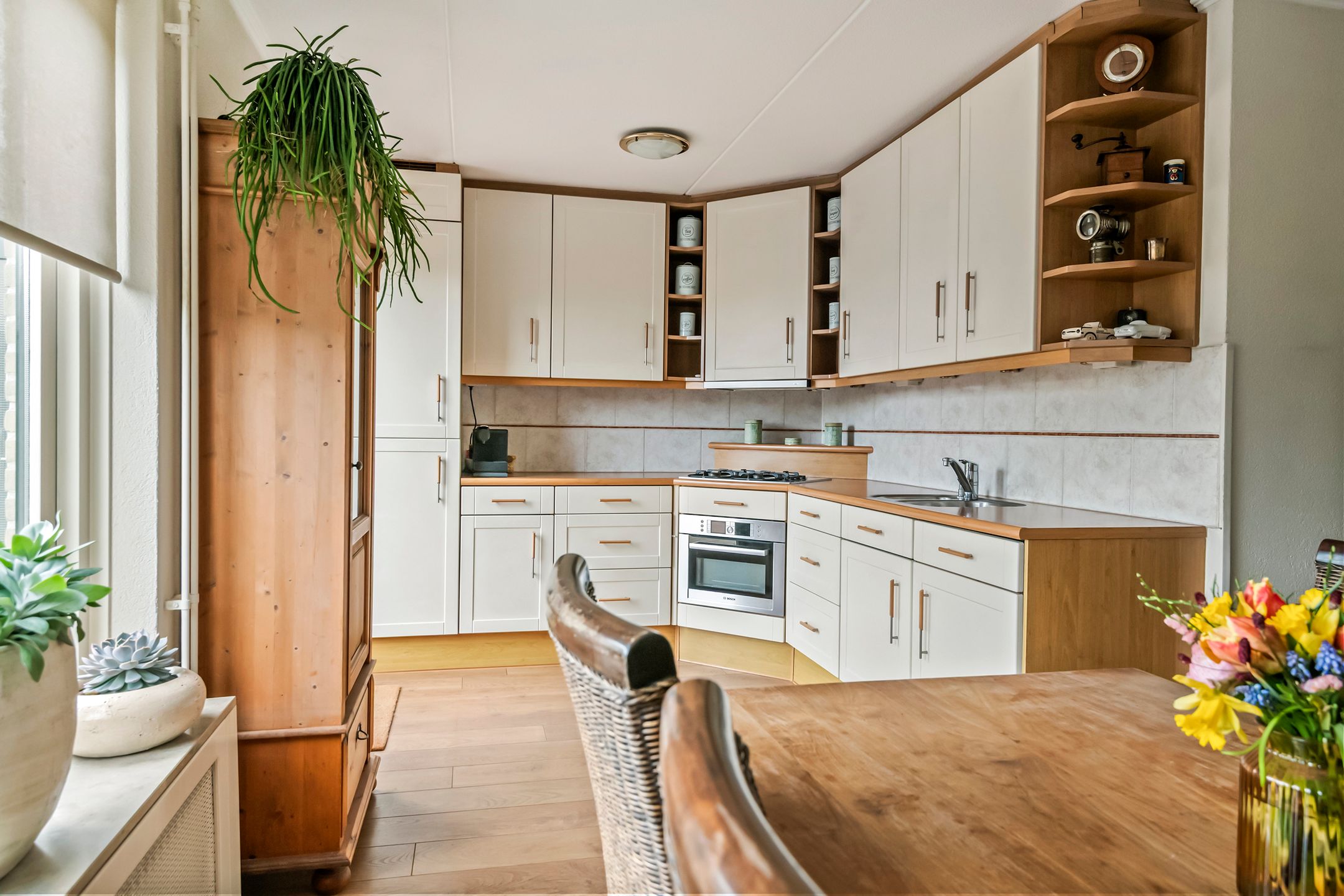 Charming Family Home with Orchard Views in Quiet Green Location — 12