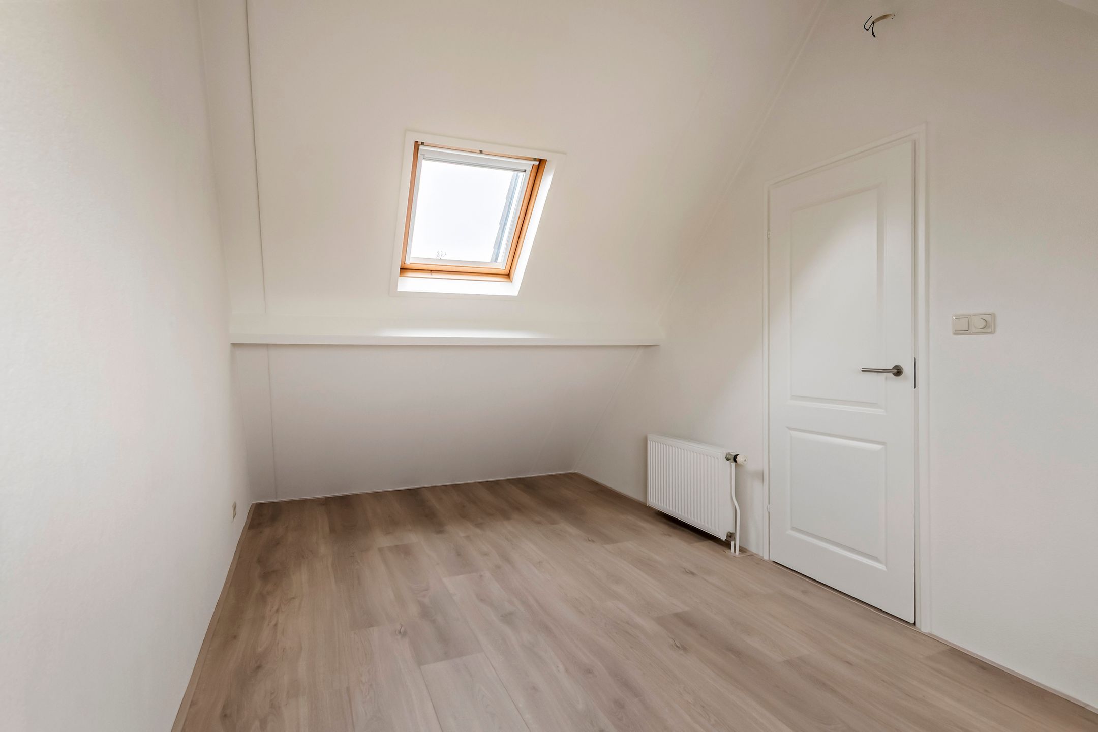 Charming Family Home with Orchard Views in Quiet Green Location — 36