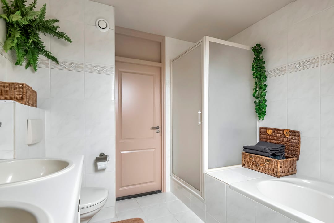 Charming Family Home with Orchard Views in Quiet Green Location — 41