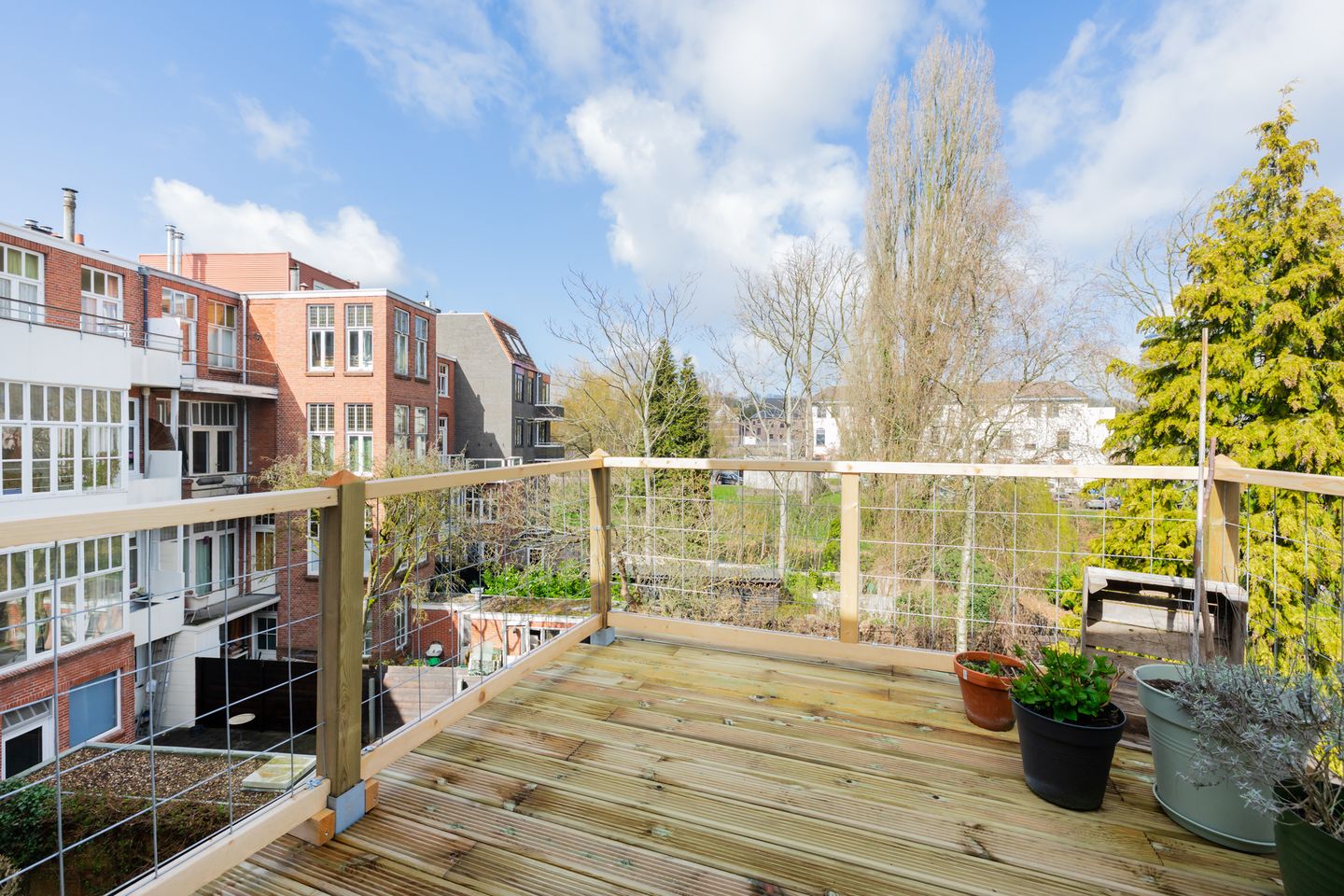 Photo 29 of Helper Oostsingel 6-B