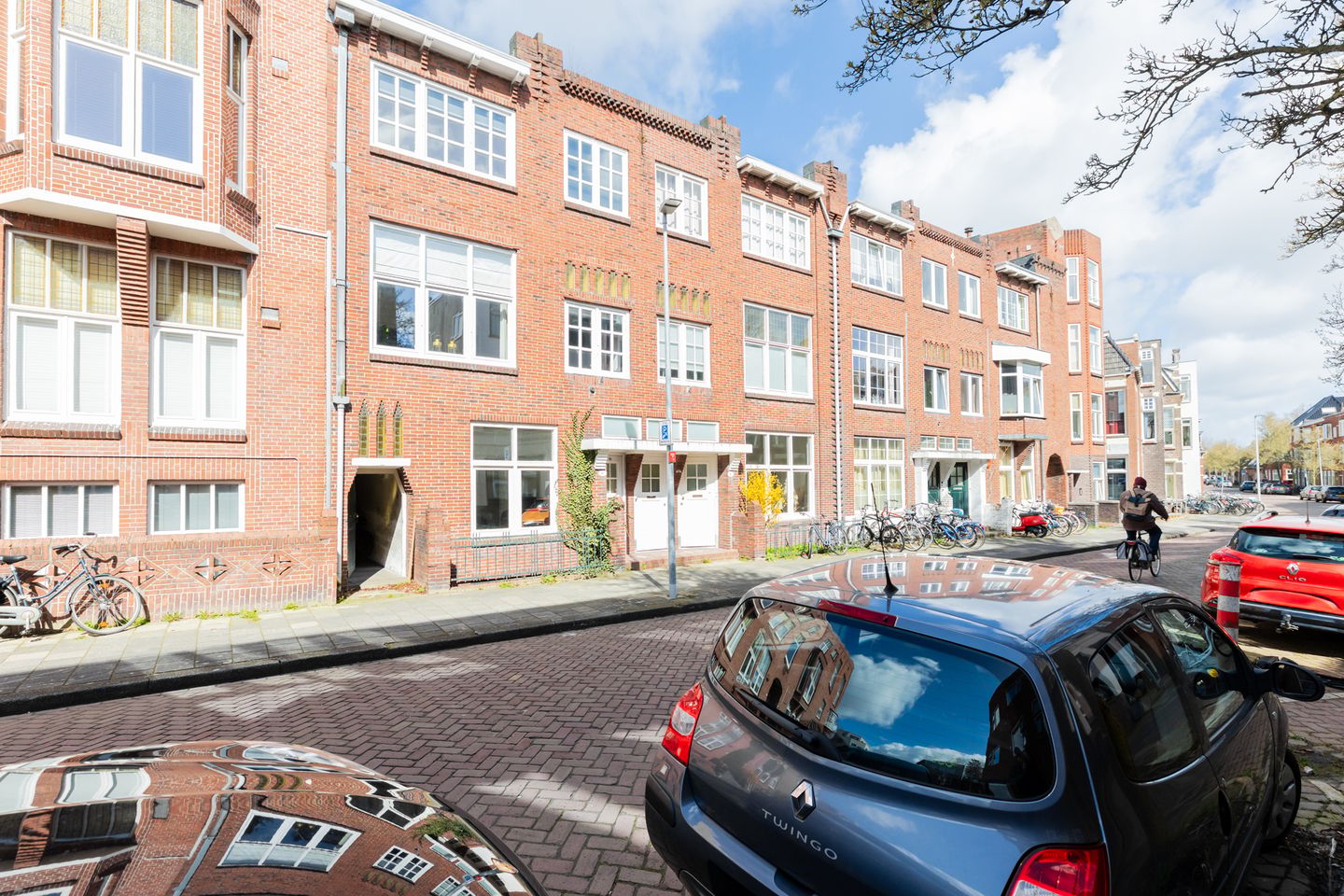 Photo 5 of Helper Oostsingel 6-B