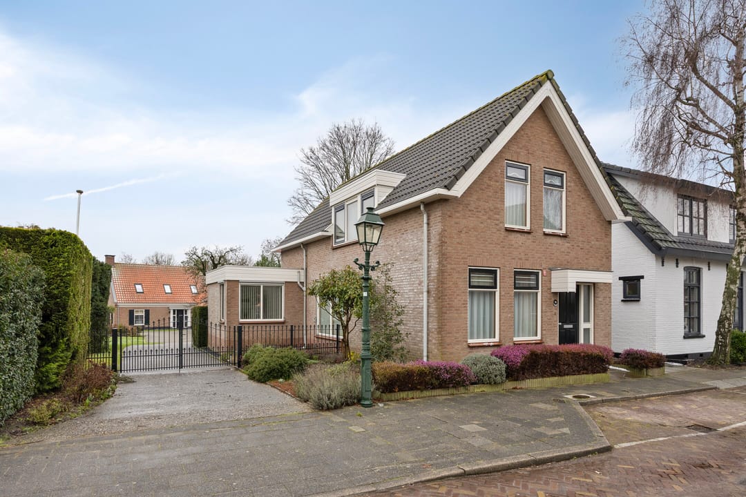 Foto 1 van De Ruyterstraat 15