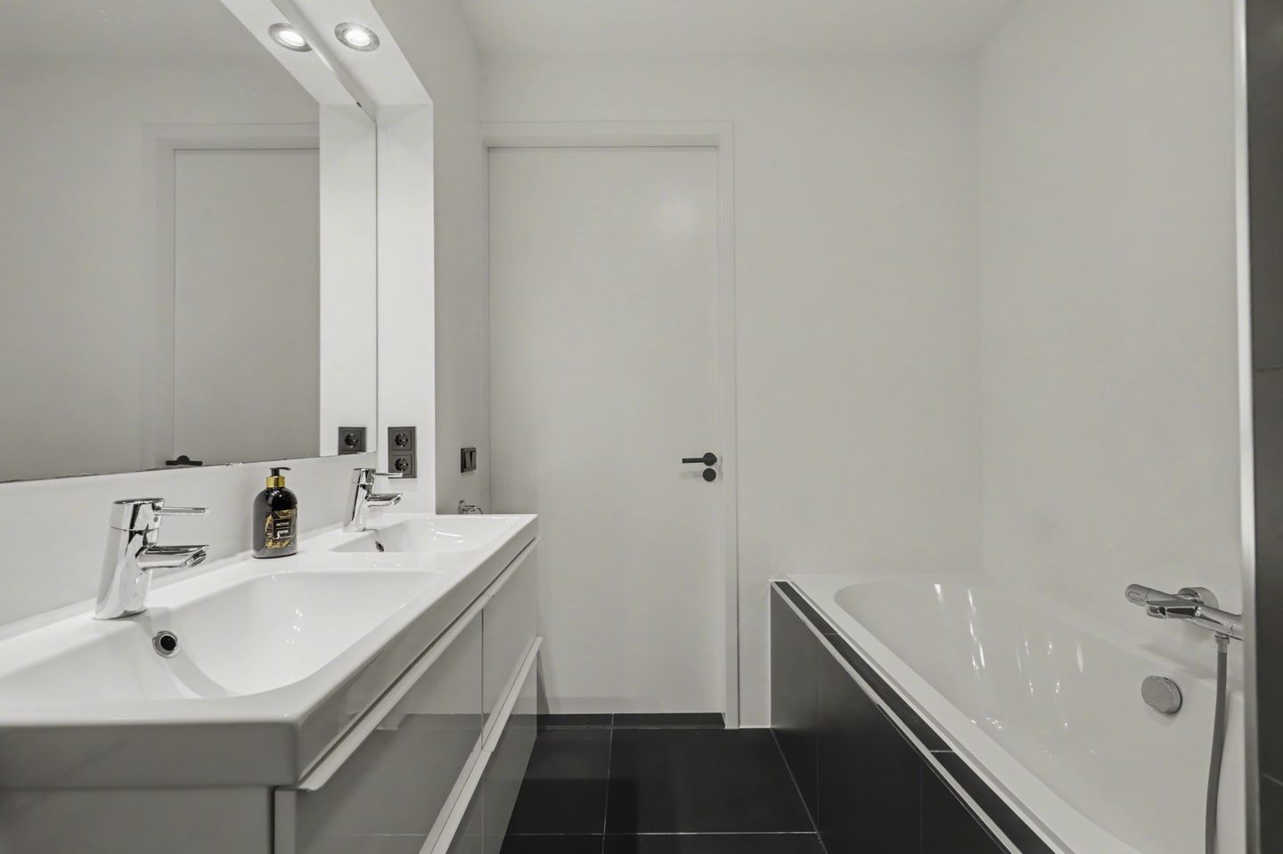 Foto 25 van Dominee Van Ingenstraat 1