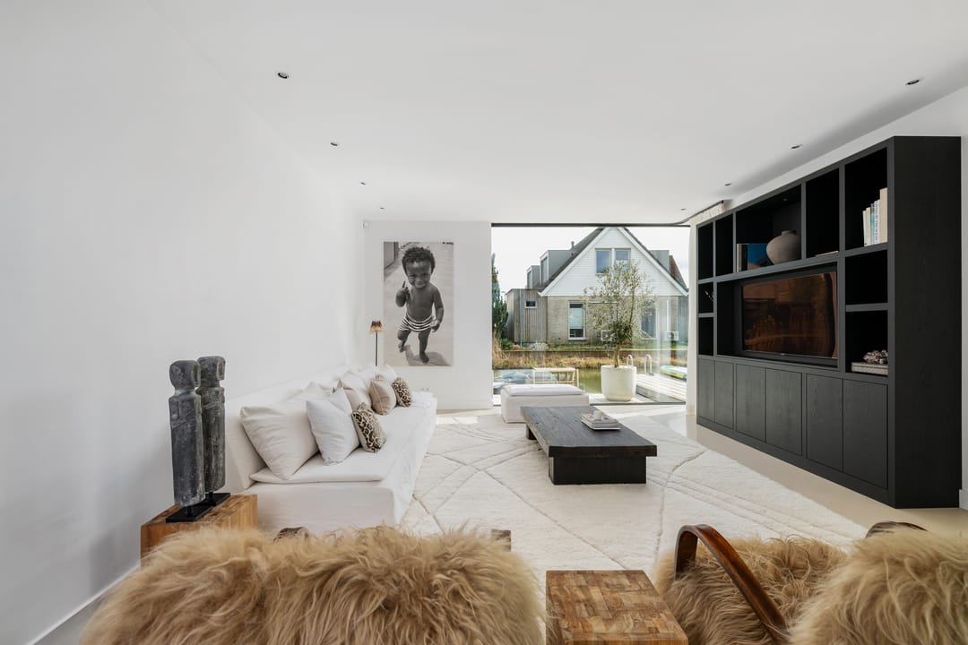Waterfront villa with heated pool in Nesselande — 7