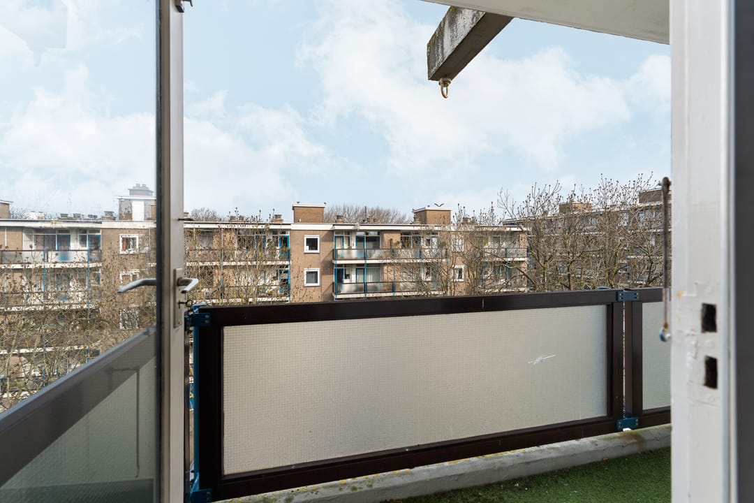 2-Room Apartment with Sunny Balcony on Own Ground in Waldeck-Noord — 22