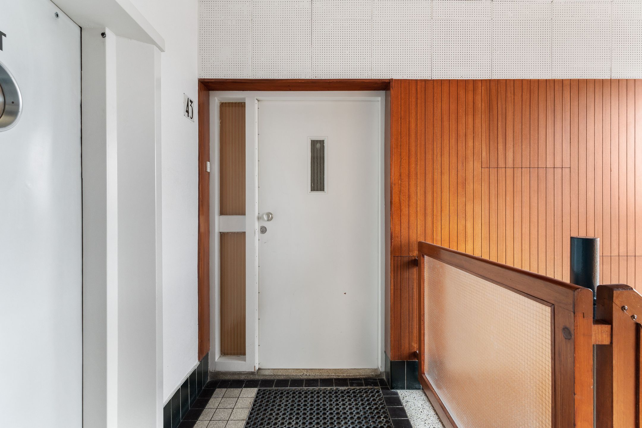 2-Room Apartment with Sunny Balcony on Own Ground in Waldeck-Noord — 9