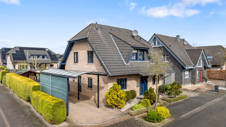 Foto 3 van Elisabeth-Becker-Strasse 1